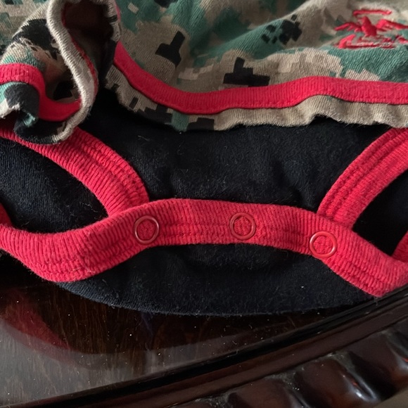 9-12 month onesie - Picture 4 of 5